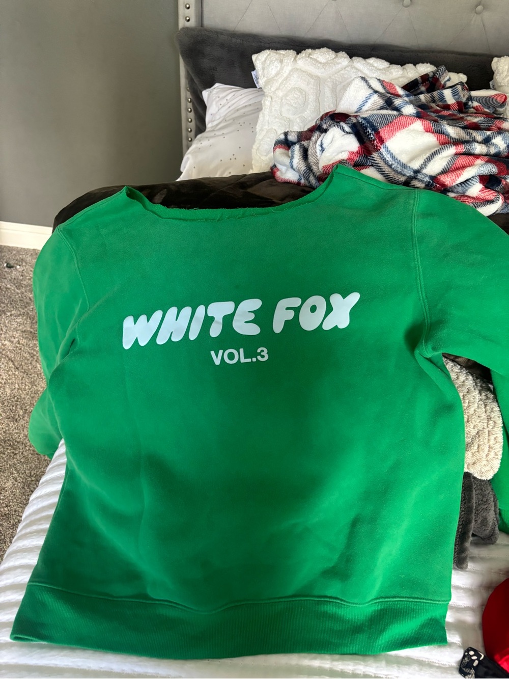 WHITE FOX Vol.3 Green Sweatshirt